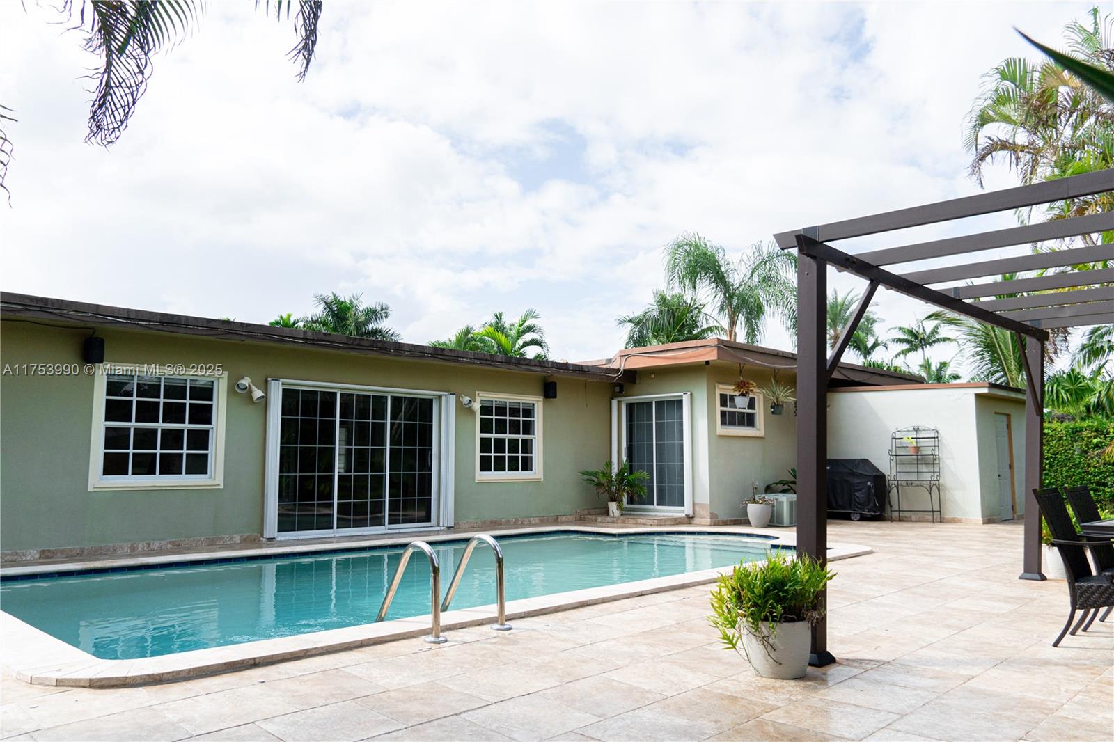 DELPHI VILLAS - Residential