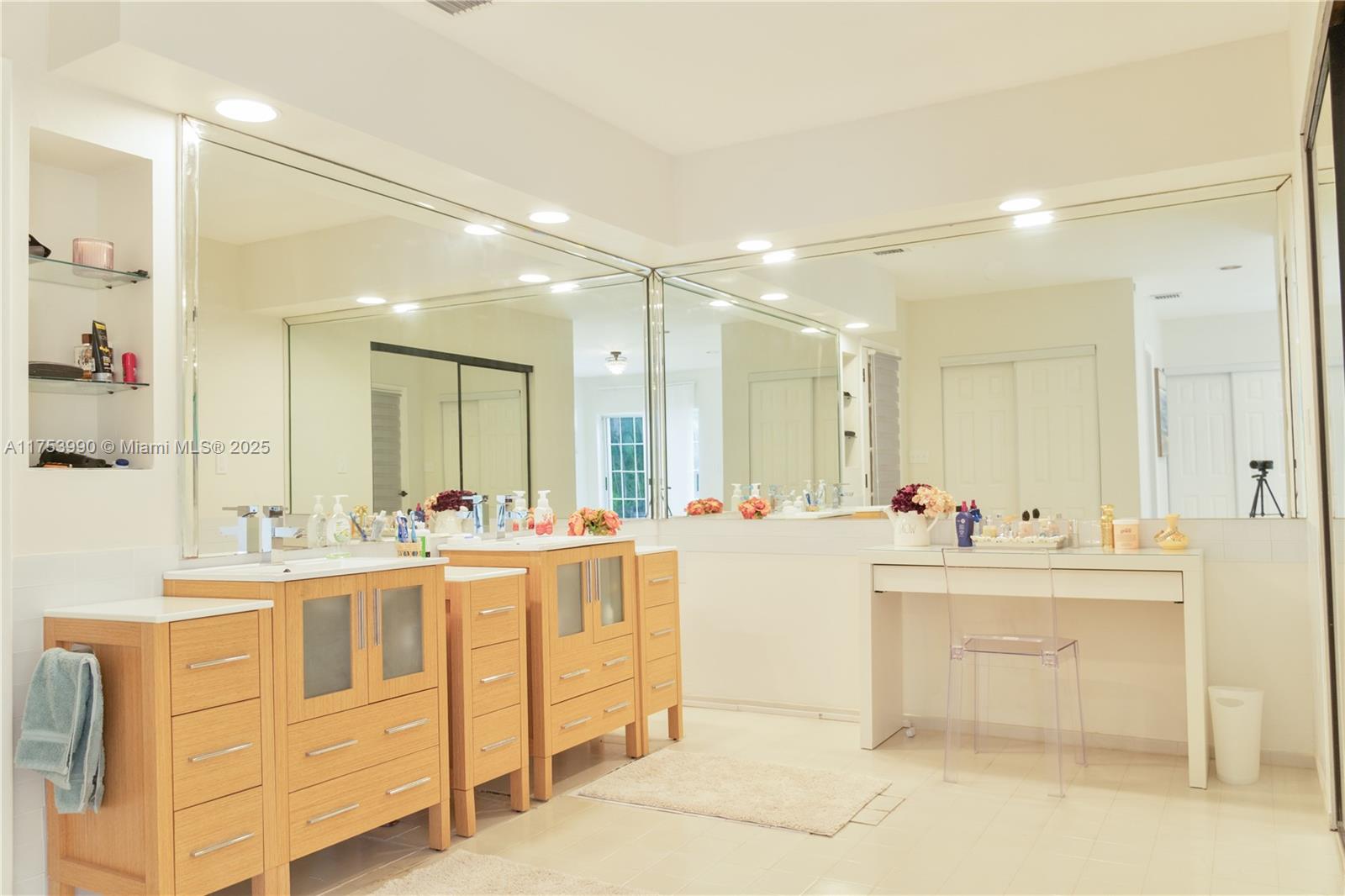 DELPHI VILLAS - Residential