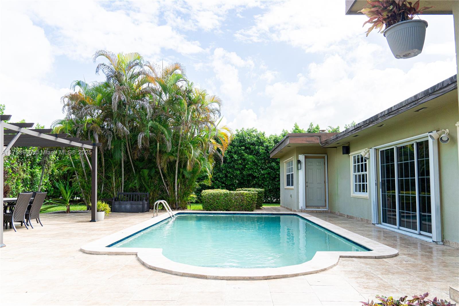 DELPHI VILLAS - Residential