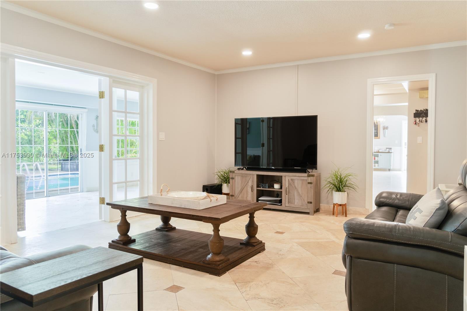 DELPHI VILLAS - Residential