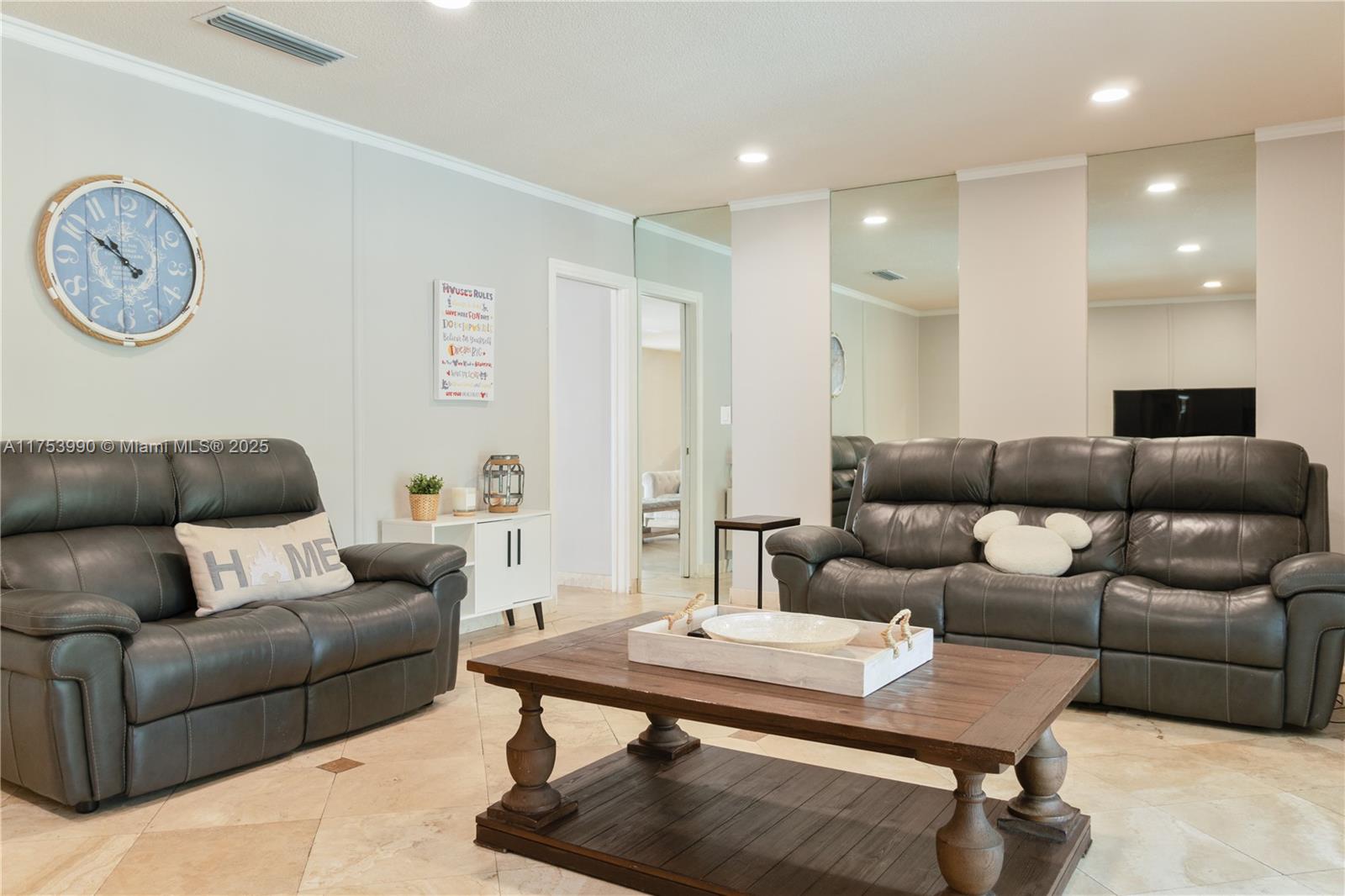 DELPHI VILLAS - Residential