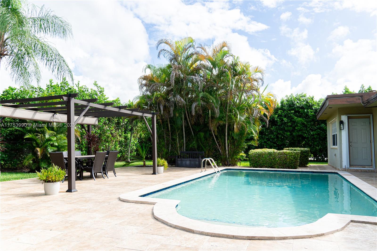 DELPHI VILLAS - Residential