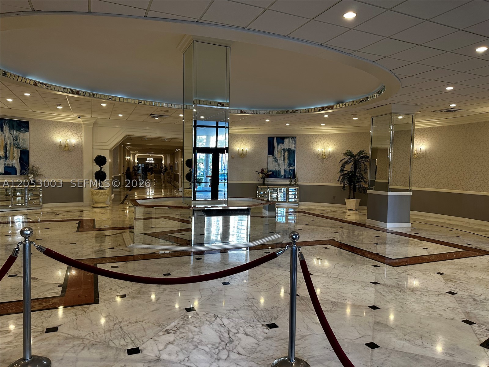 HALLMARK OF HOLLYWOOD CON - Residential