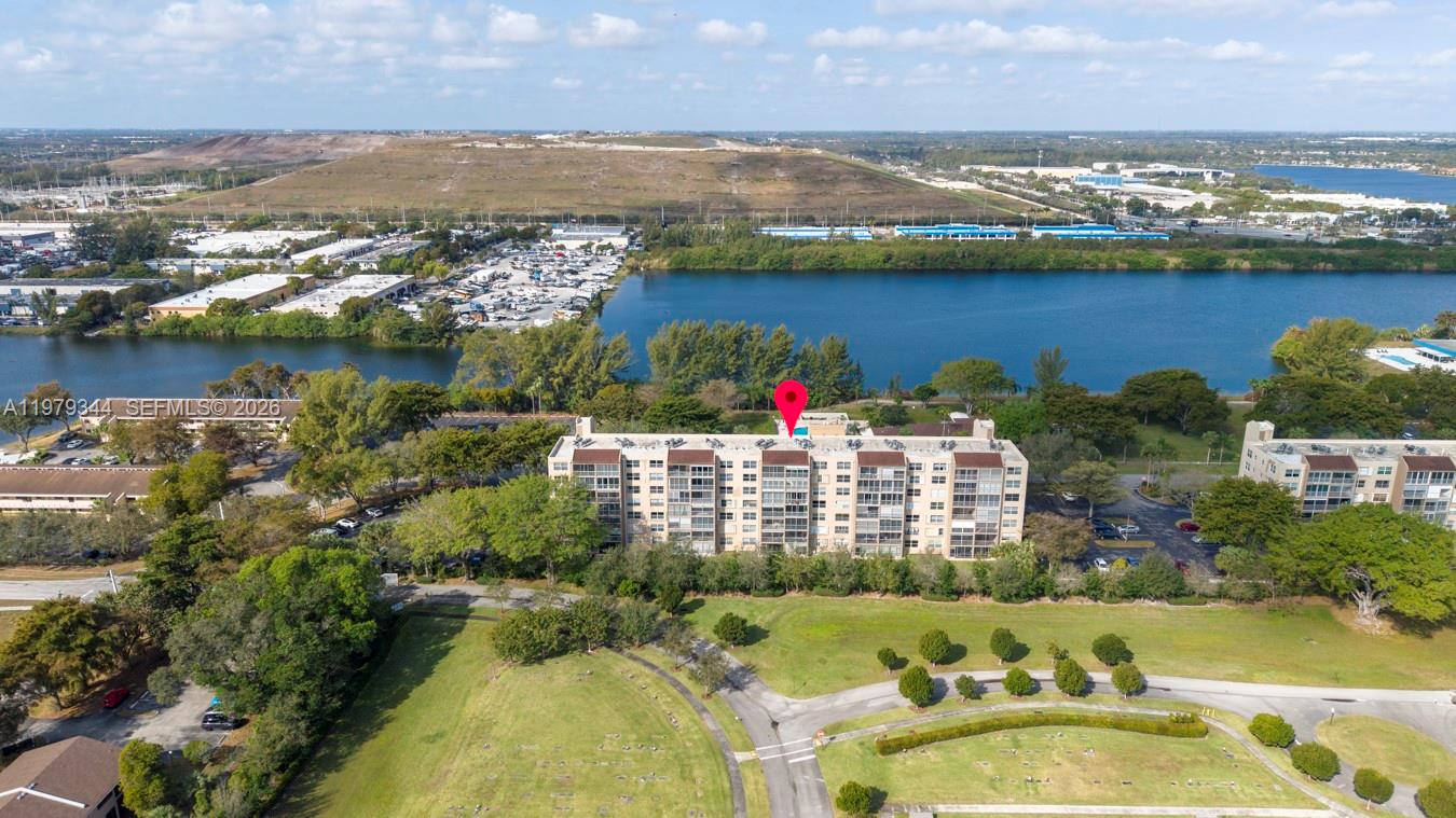 WATERS EDGE TOWERS CONDO - Residential