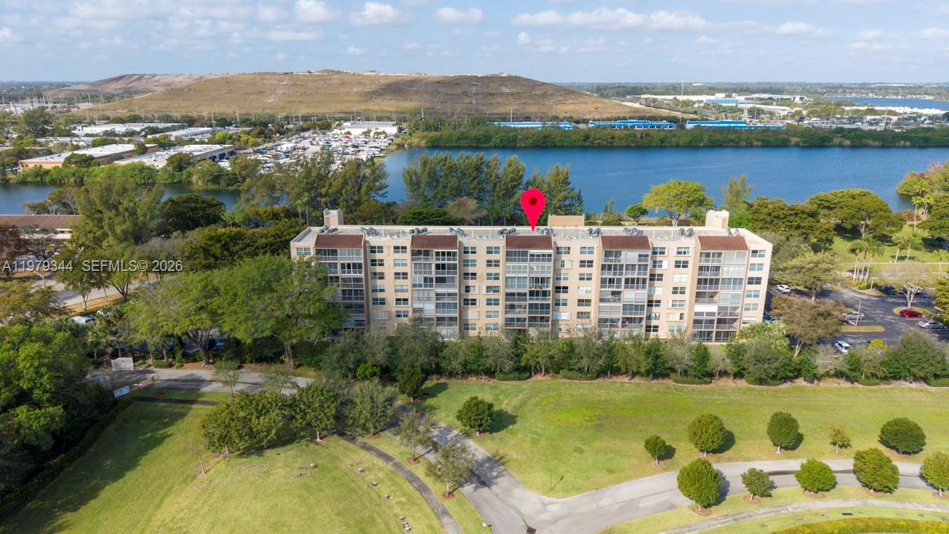 WATERS EDGE TOWERS CONDO - Residential