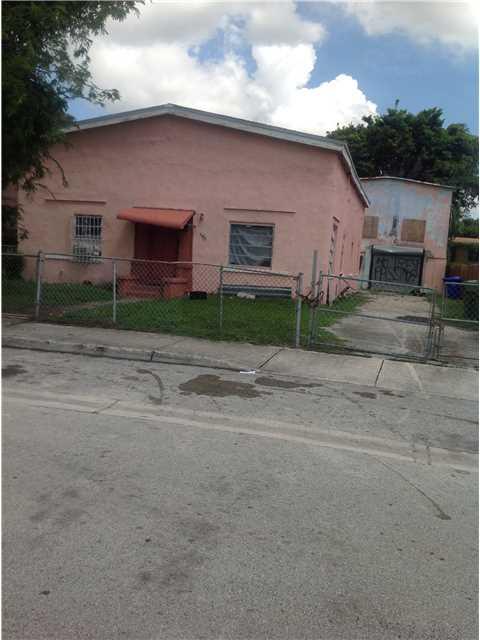 Triplex in 2 separated building in a fast growing area of Miami near Design District, Downtown Miami and Miami Beach. First building needs works, 2nd building may need demolition, but good price for investor to fix and rent out or resell for big profit. P rice is firm/no appraisal contingency.