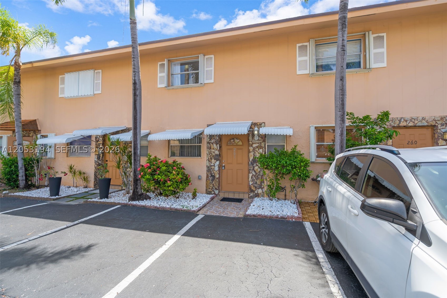 TOWNHOUSE EAST 1 CONDO - Residential