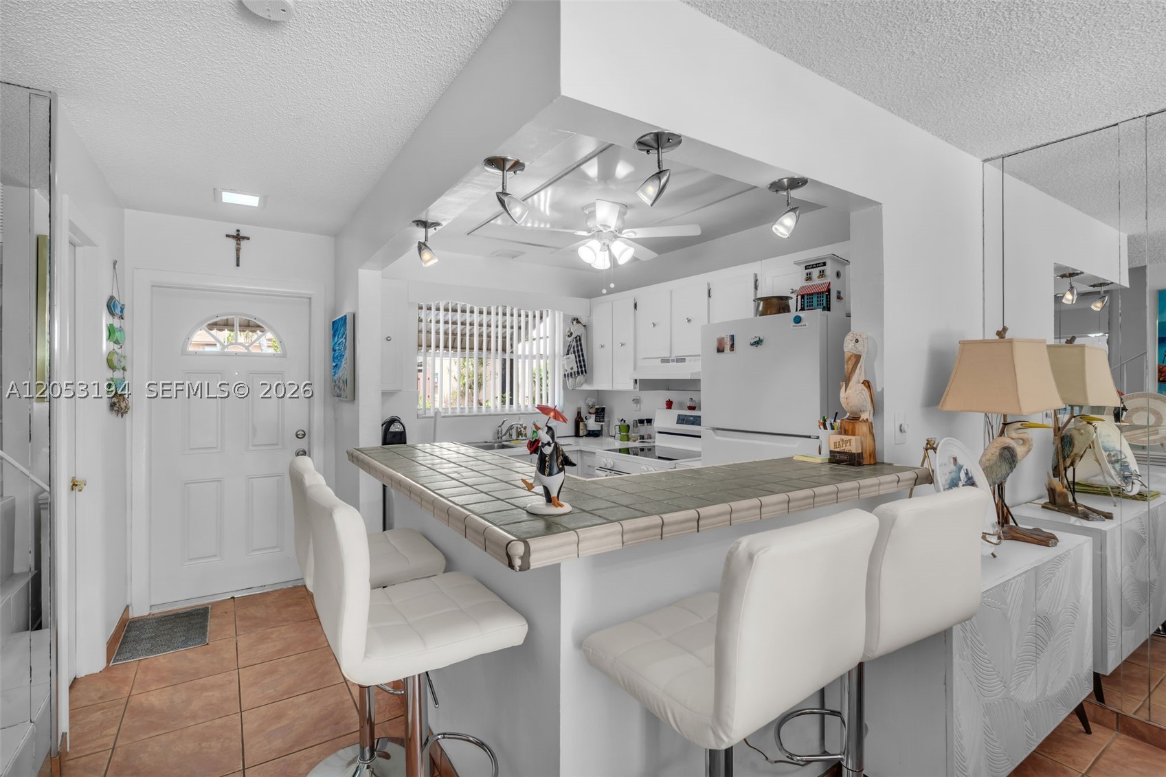 TOWNHOUSE EAST 1 CONDO - Residential