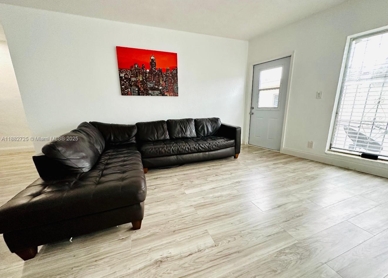 VICTORIA CONDO - Residential