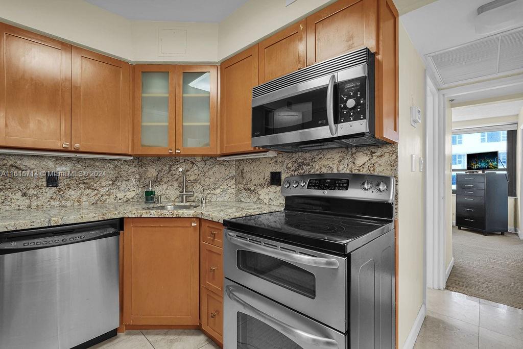 THE ALEXANDER CONDO - Residential