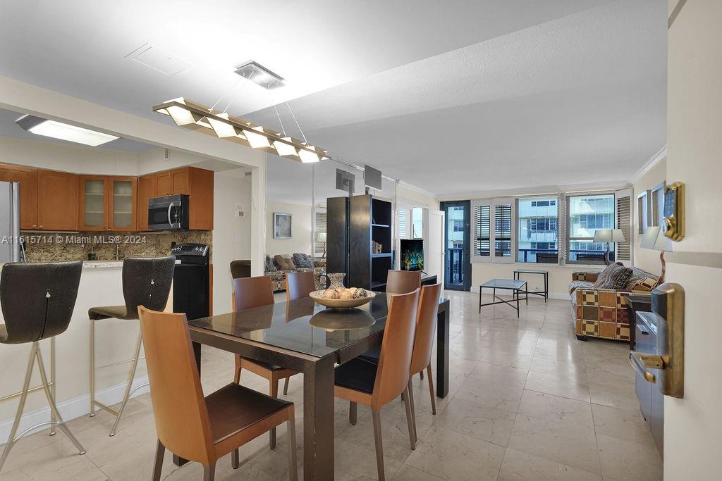 THE ALEXANDER CONDO - Residential