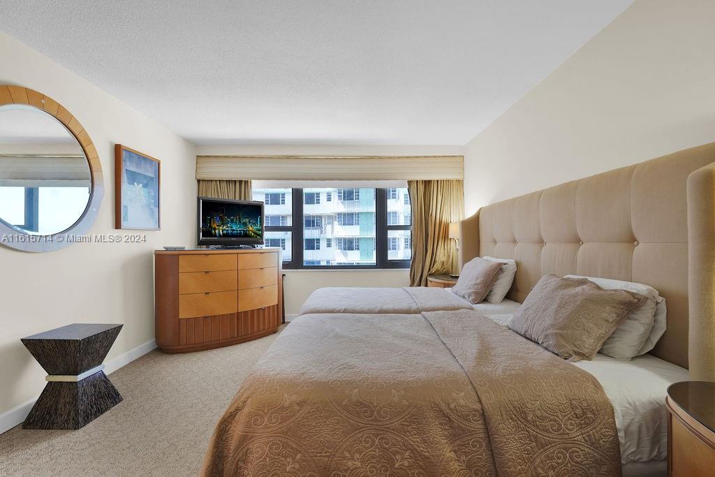 THE ALEXANDER CONDO - Residential