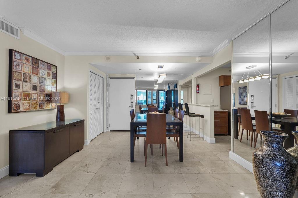 THE ALEXANDER CONDO - Residential