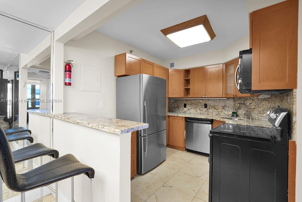 THE ALEXANDER CONDO - Residential