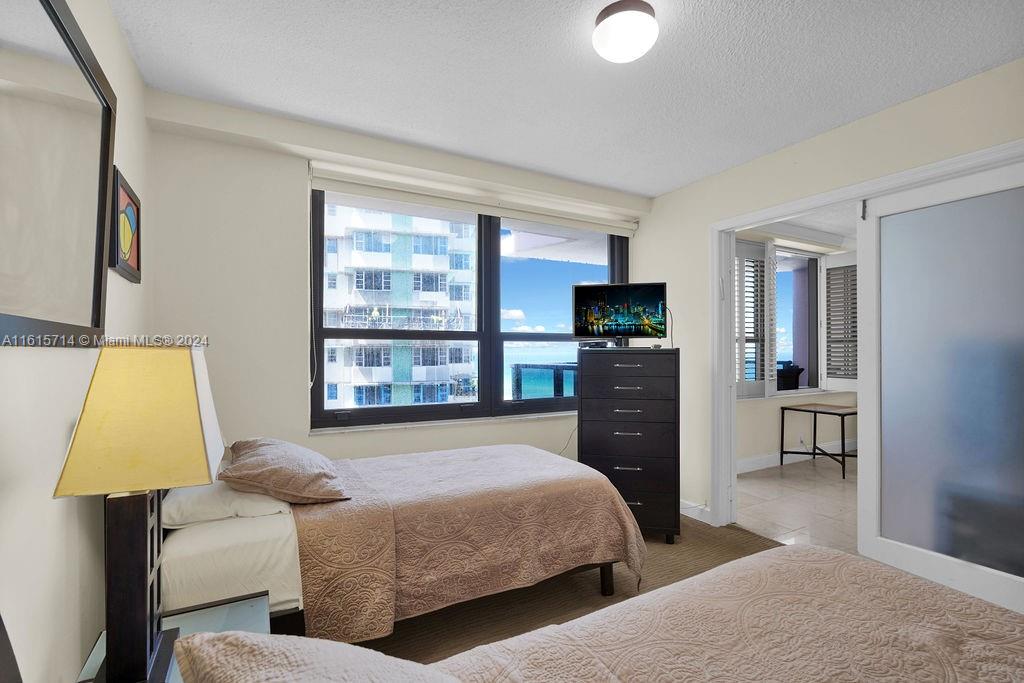 THE ALEXANDER CONDO - Residential