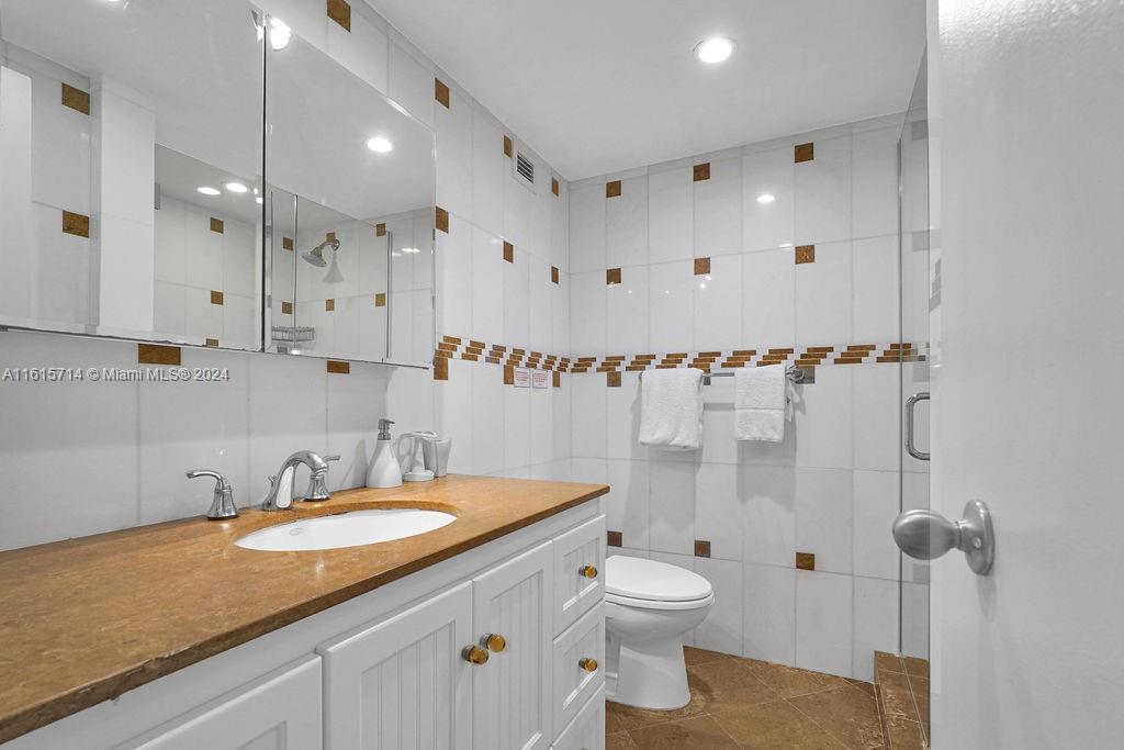 THE ALEXANDER CONDO - Residential