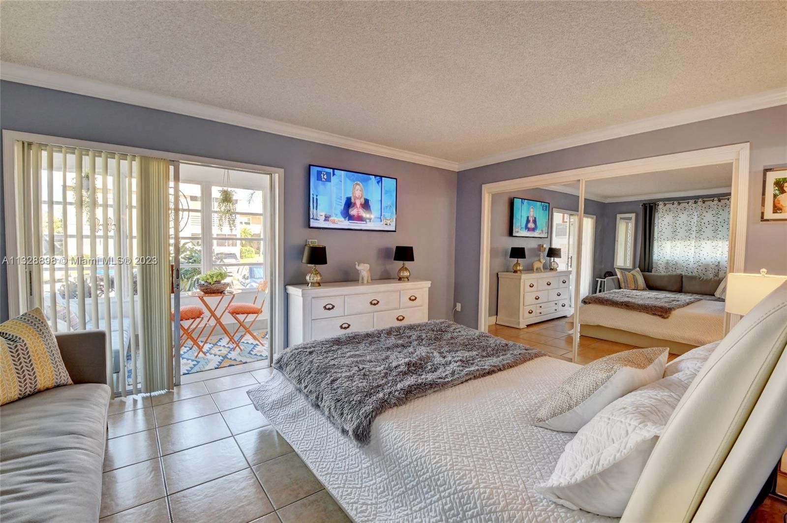 KINGS POINT BURGUNDY COND - Residential