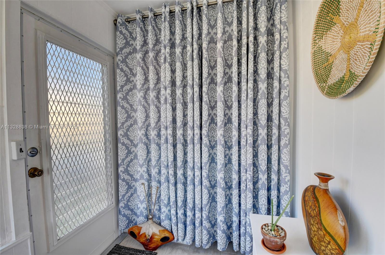 KINGS POINT BURGUNDY COND - Residential