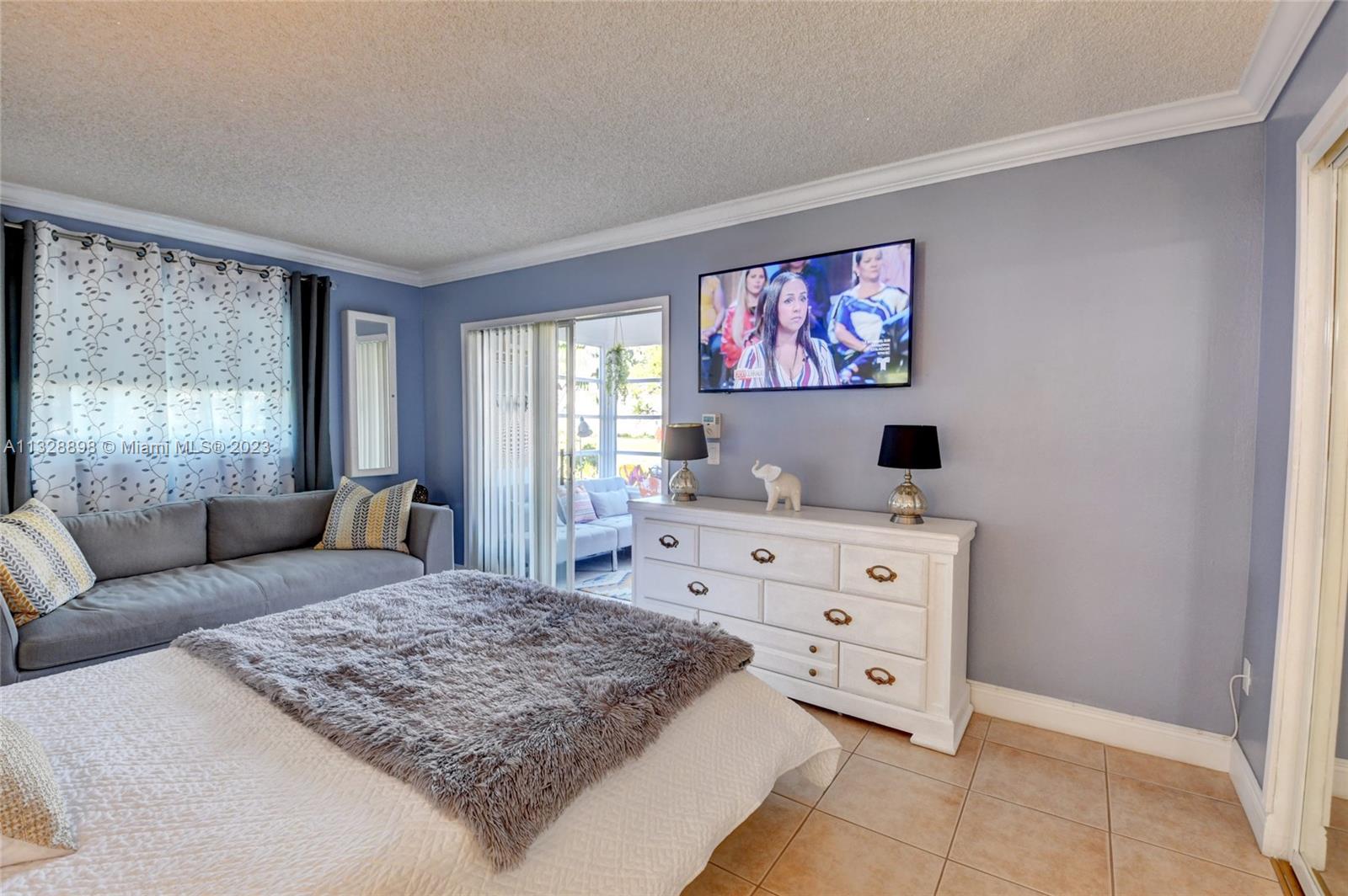 KINGS POINT BURGUNDY COND - Residential