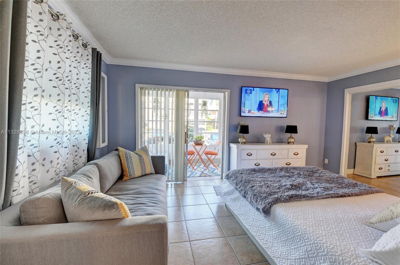 KINGS POINT BURGUNDY COND - Residential
