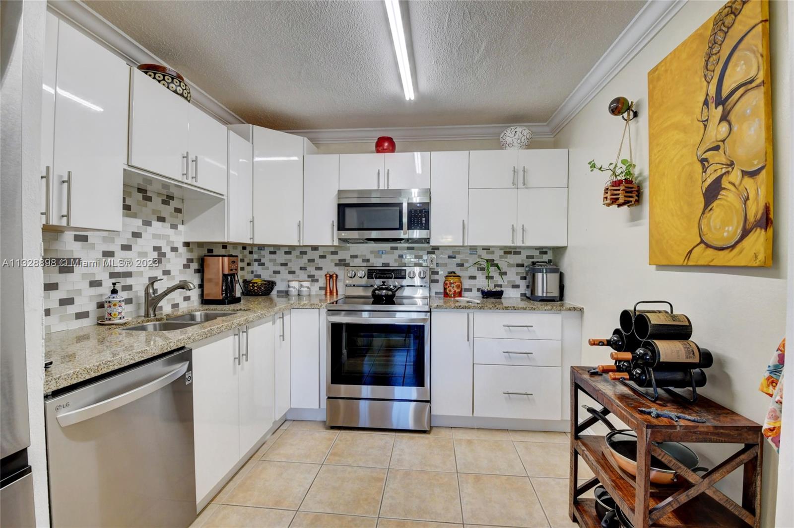 KINGS POINT BURGUNDY COND - Residential