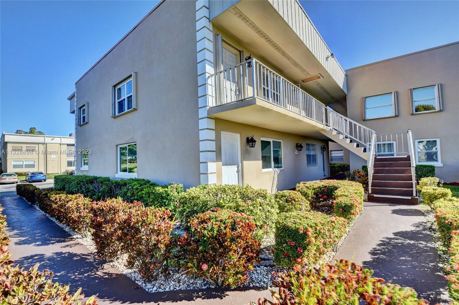 KINGS POINT BURGUNDY COND - Residential