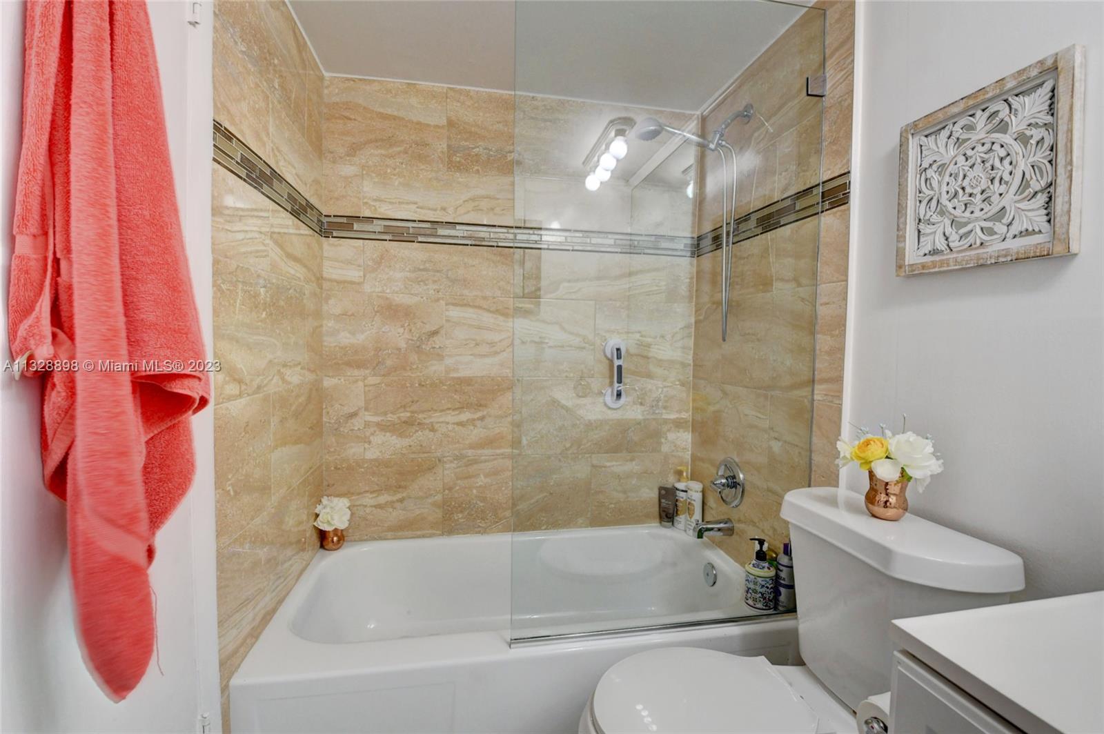 KINGS POINT BURGUNDY COND - Residential