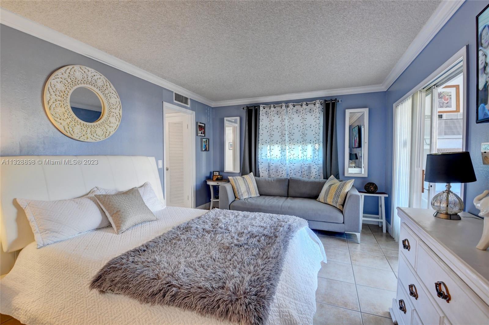 KINGS POINT BURGUNDY COND - Residential