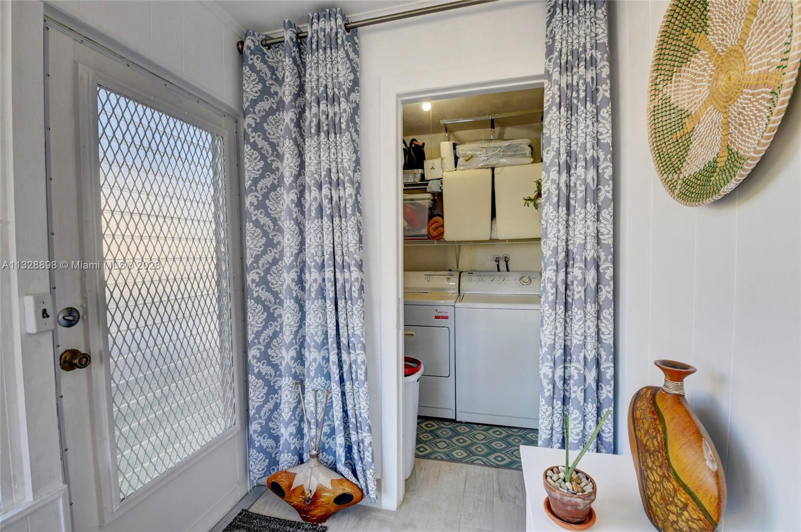 KINGS POINT BURGUNDY COND - Residential