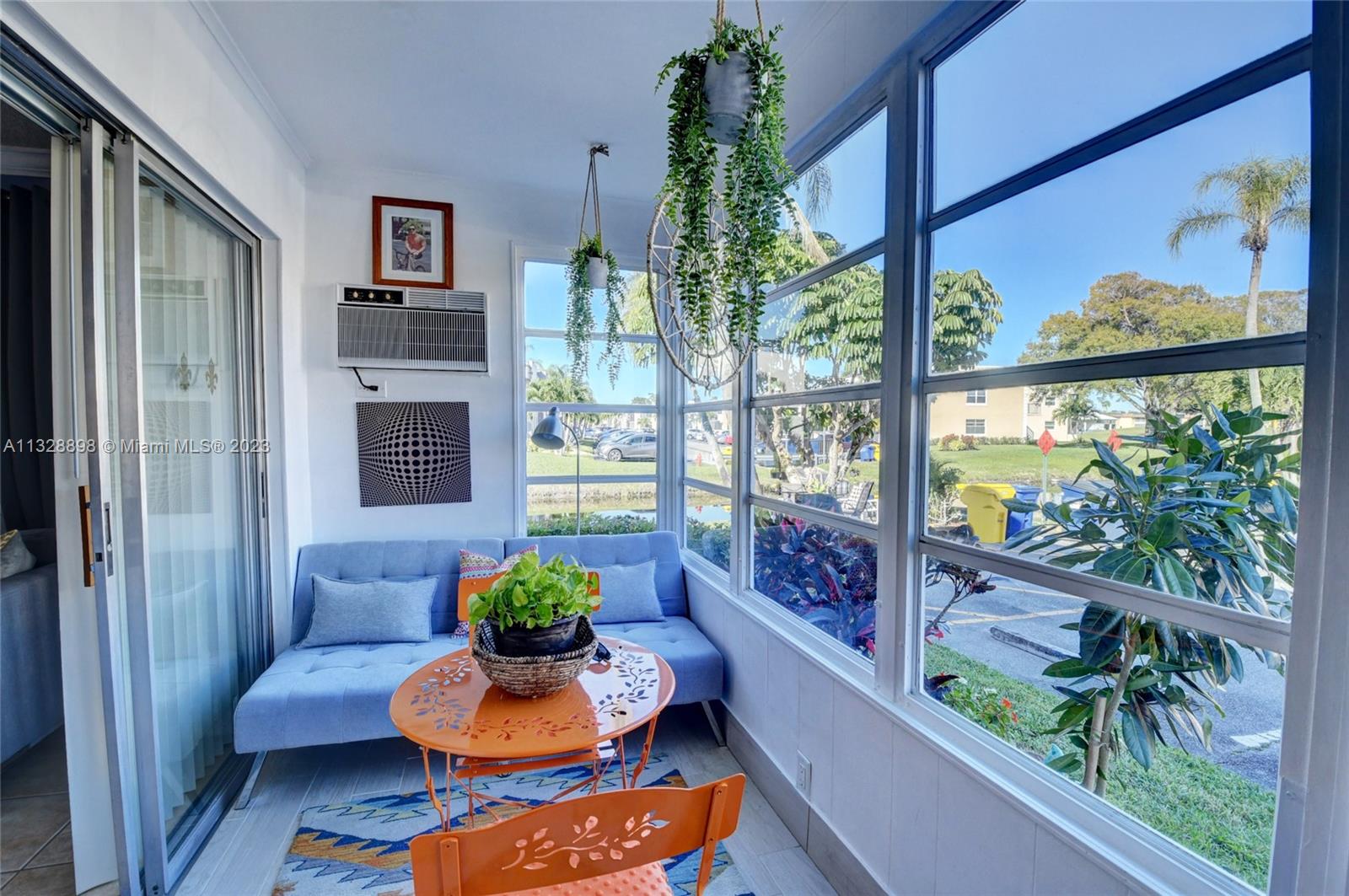 KINGS POINT BURGUNDY COND - Residential