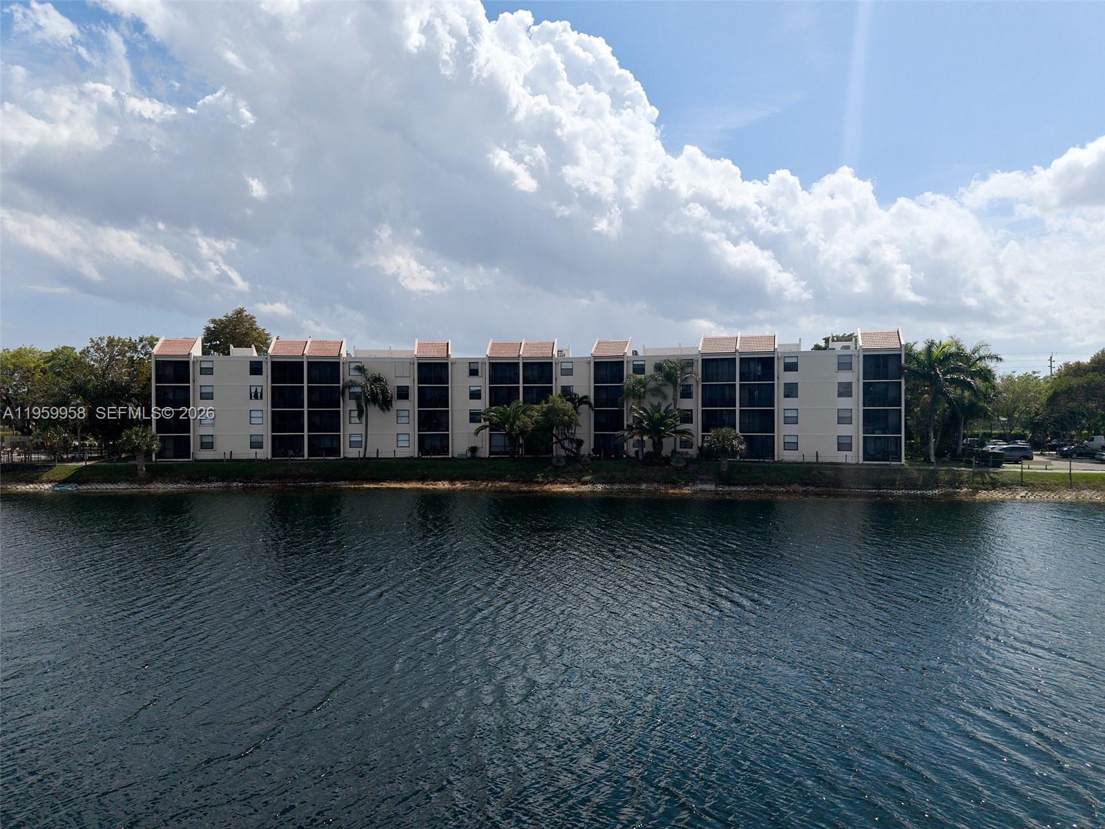 LAKE EMERALD CONDOMINIUM - Residential