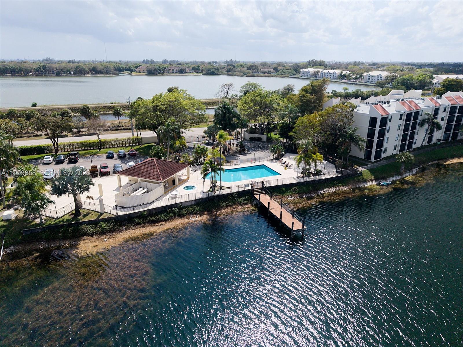 LAKE EMERALD CONDOMINIUM - Residential