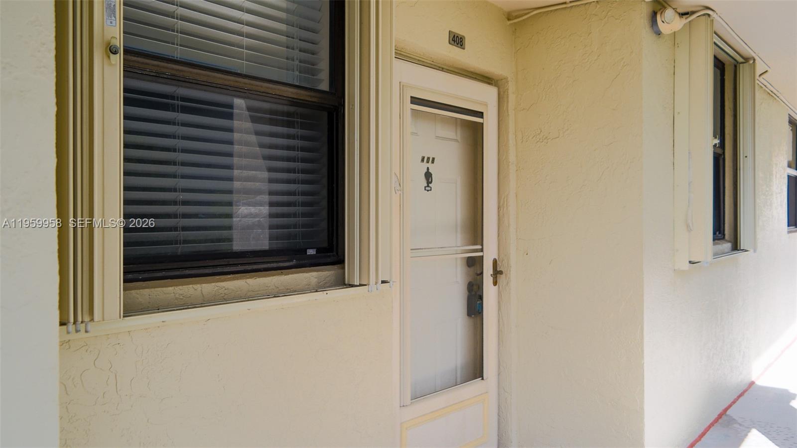 LAKE EMERALD CONDOMINIUM - Residential