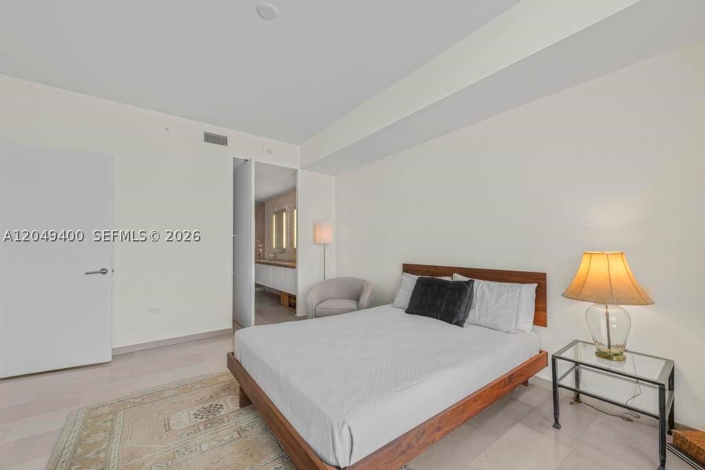REACH CONDO - Residential