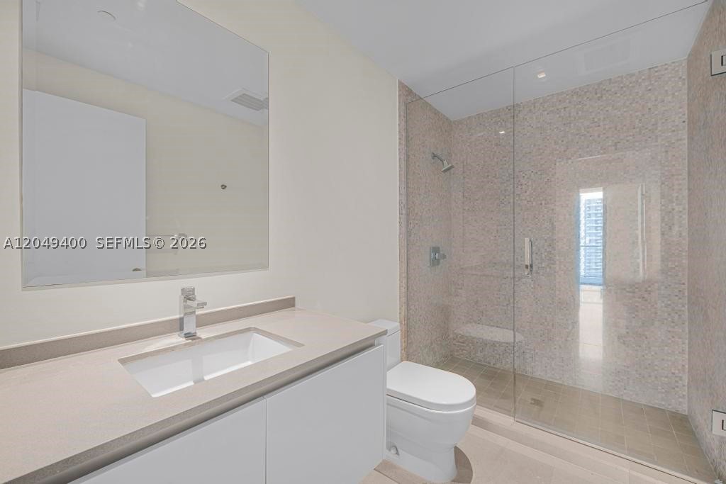 REACH CONDO - Residential