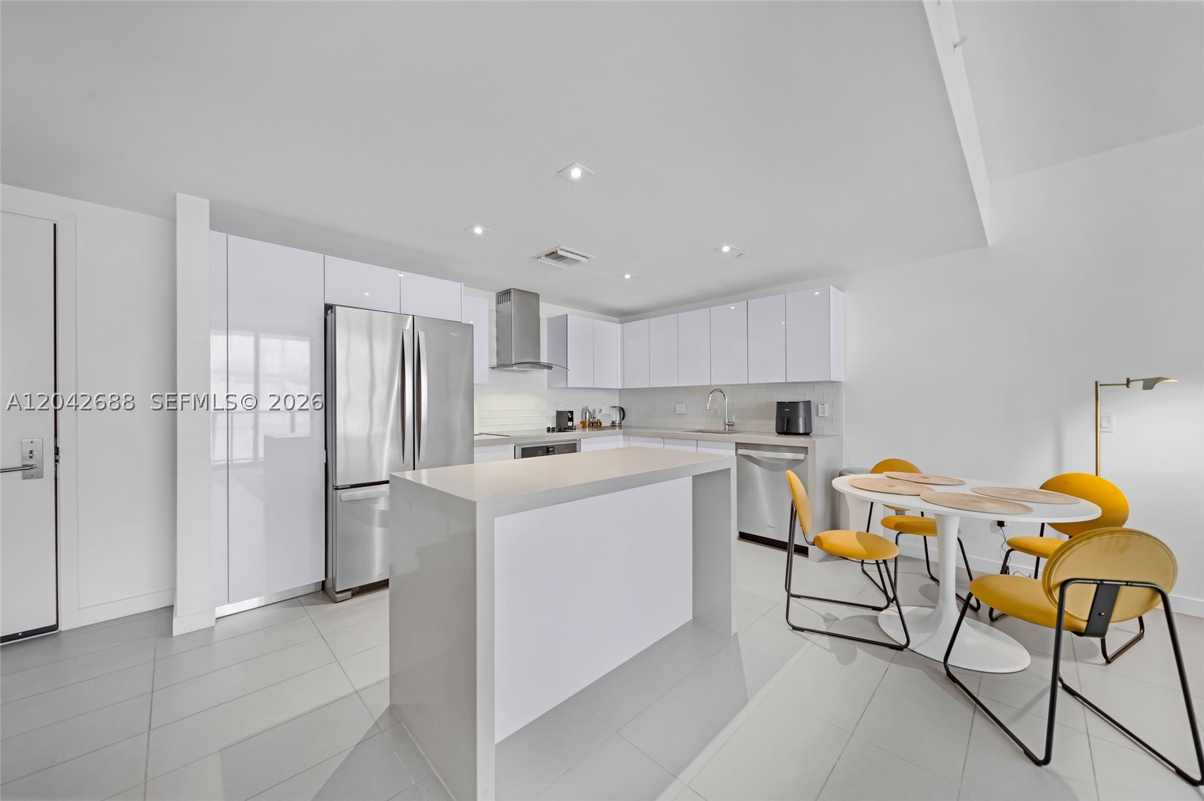 CANVAS CONDO - Residential Lease