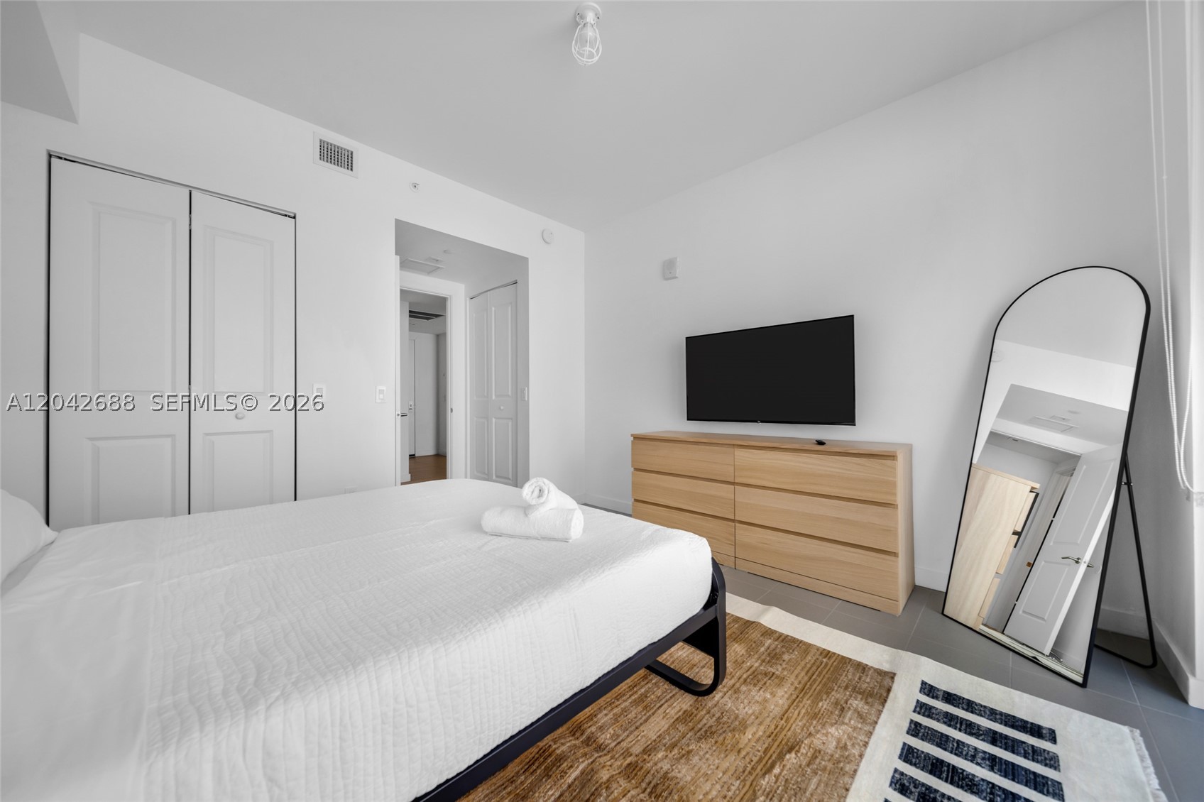 CANVAS CONDO - Residential Lease