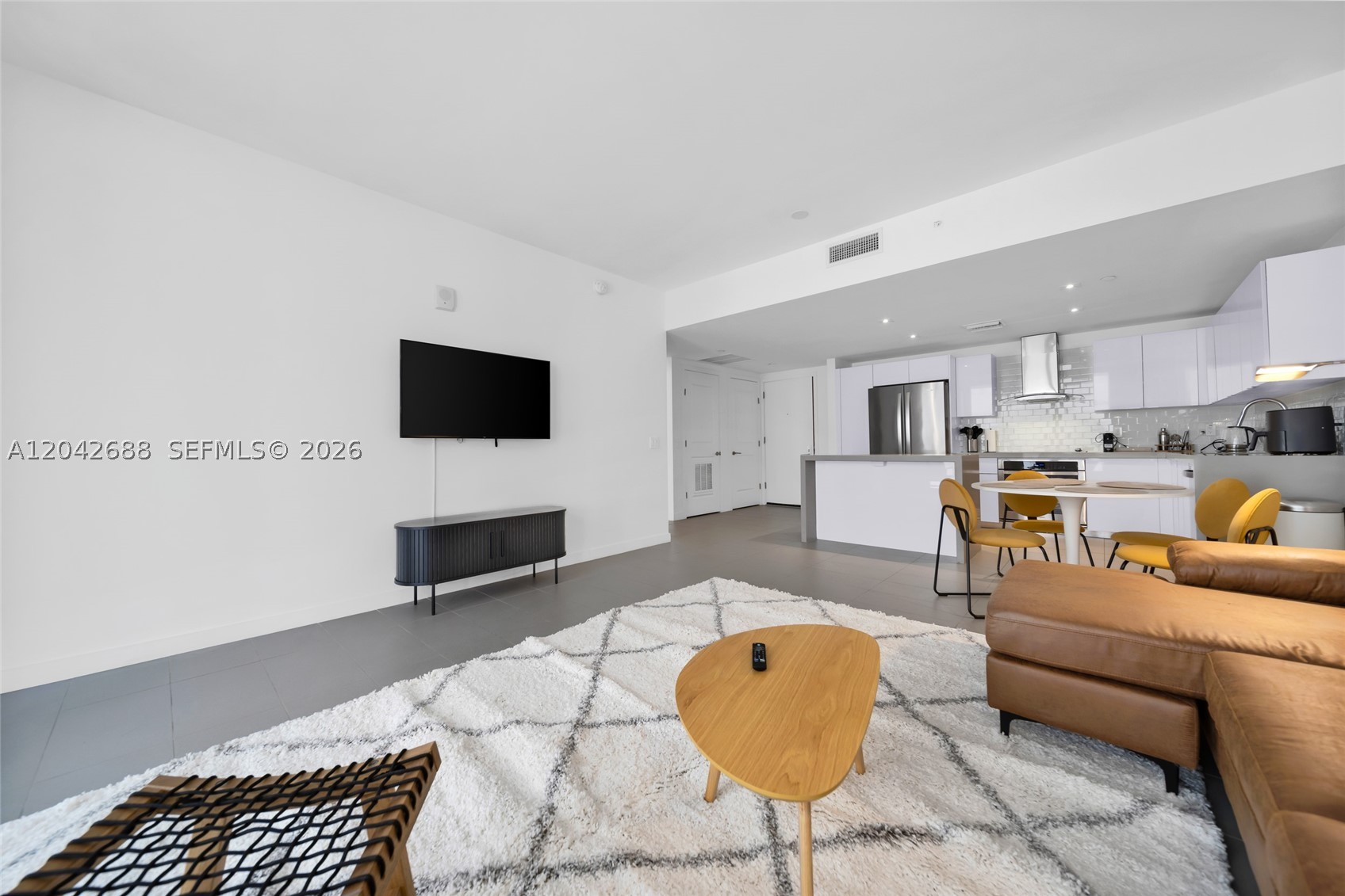 CANVAS CONDO - Residential Lease