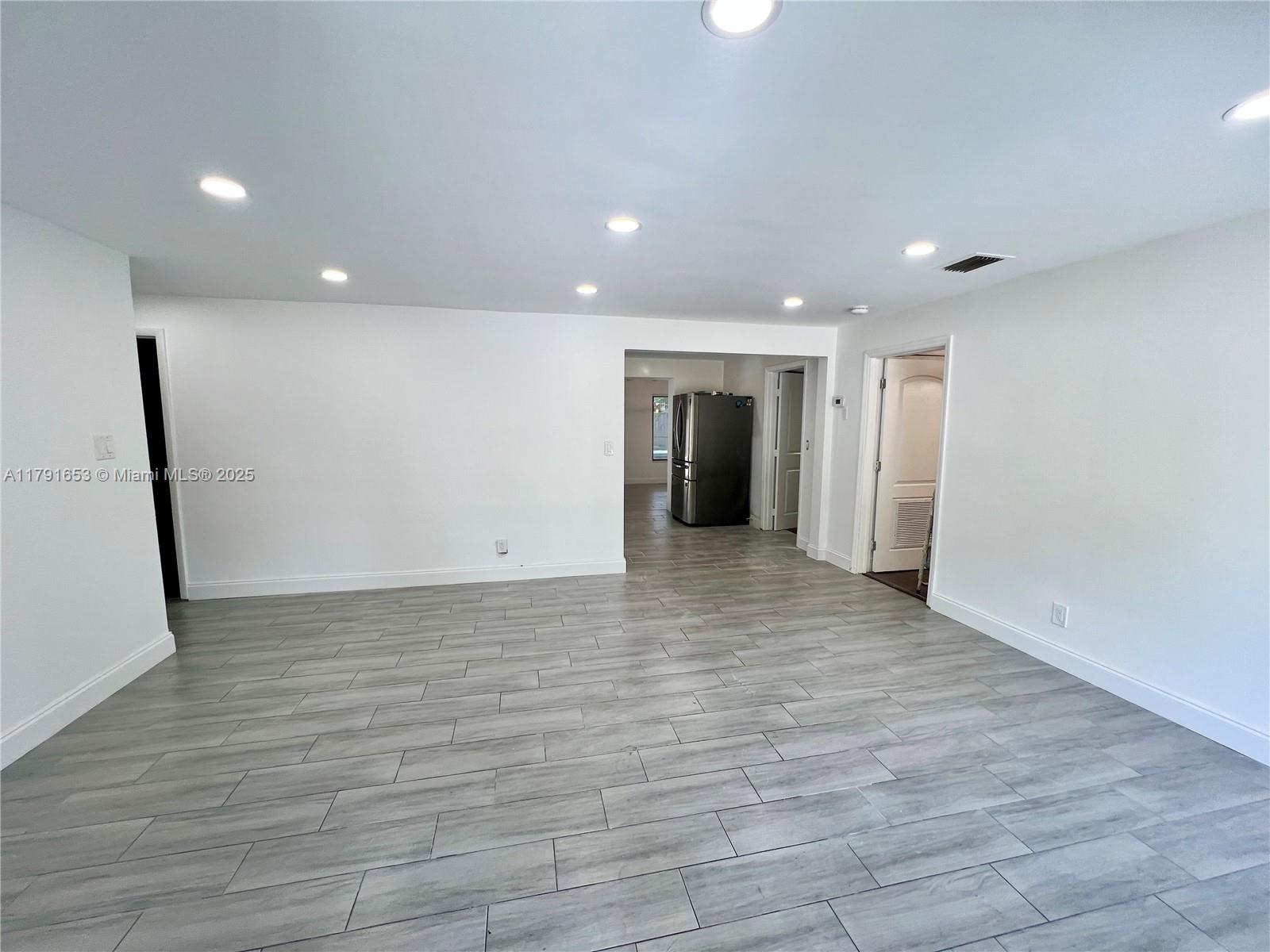 PLAYLAND ESTATES SEC 2 - Residential Lease