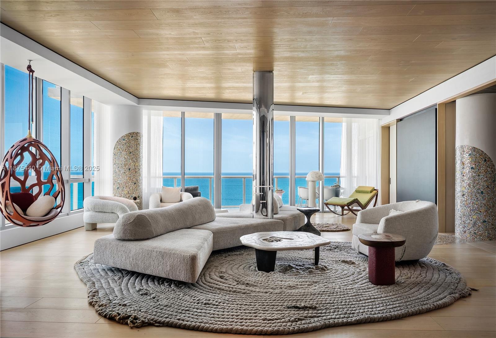 CONTINUUM ON SOUTH BEACH - Residential