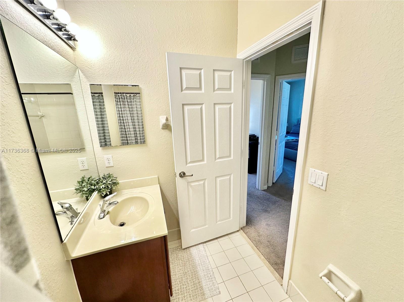 ST MORTIZ AT DORAL CONDO - Residential Lease