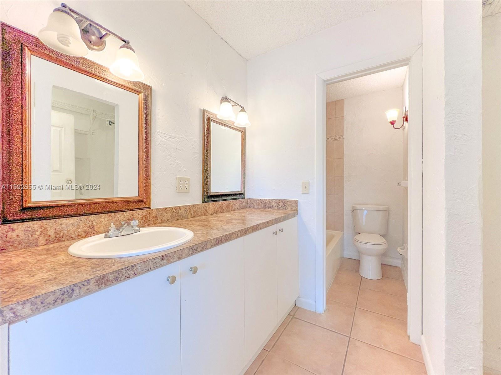 VILLAGE TOWNHOUSES NO TWO - Residential Lease