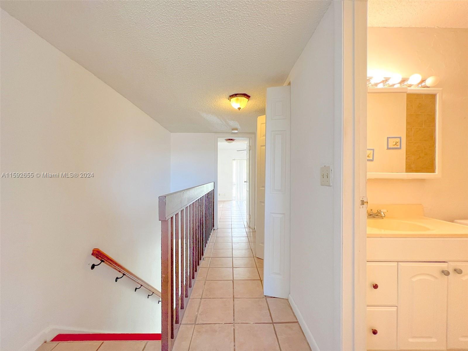 VILLAGE TOWNHOUSES NO TWO - Residential Lease