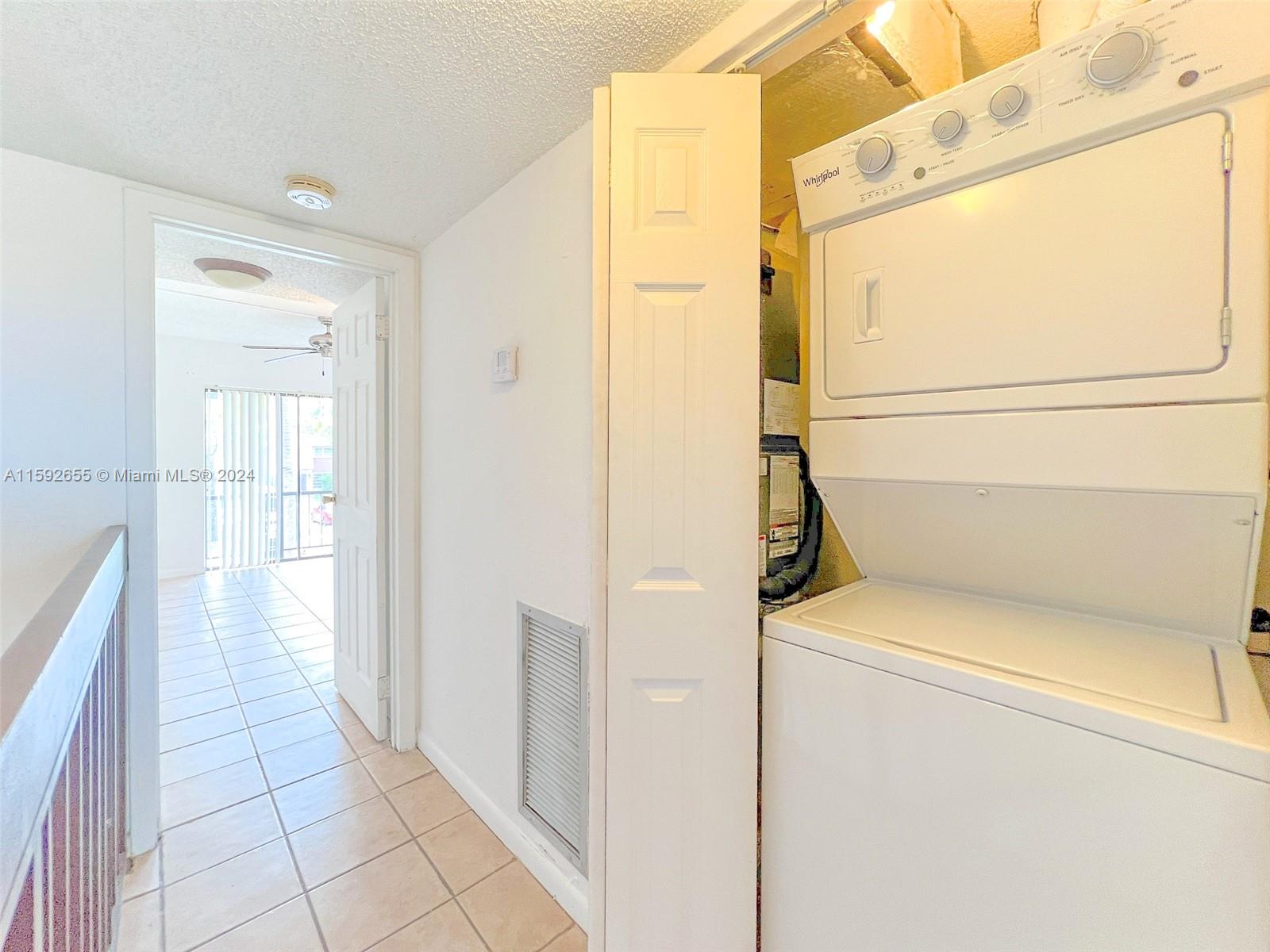 VILLAGE TOWNHOUSES NO TWO - Residential Lease