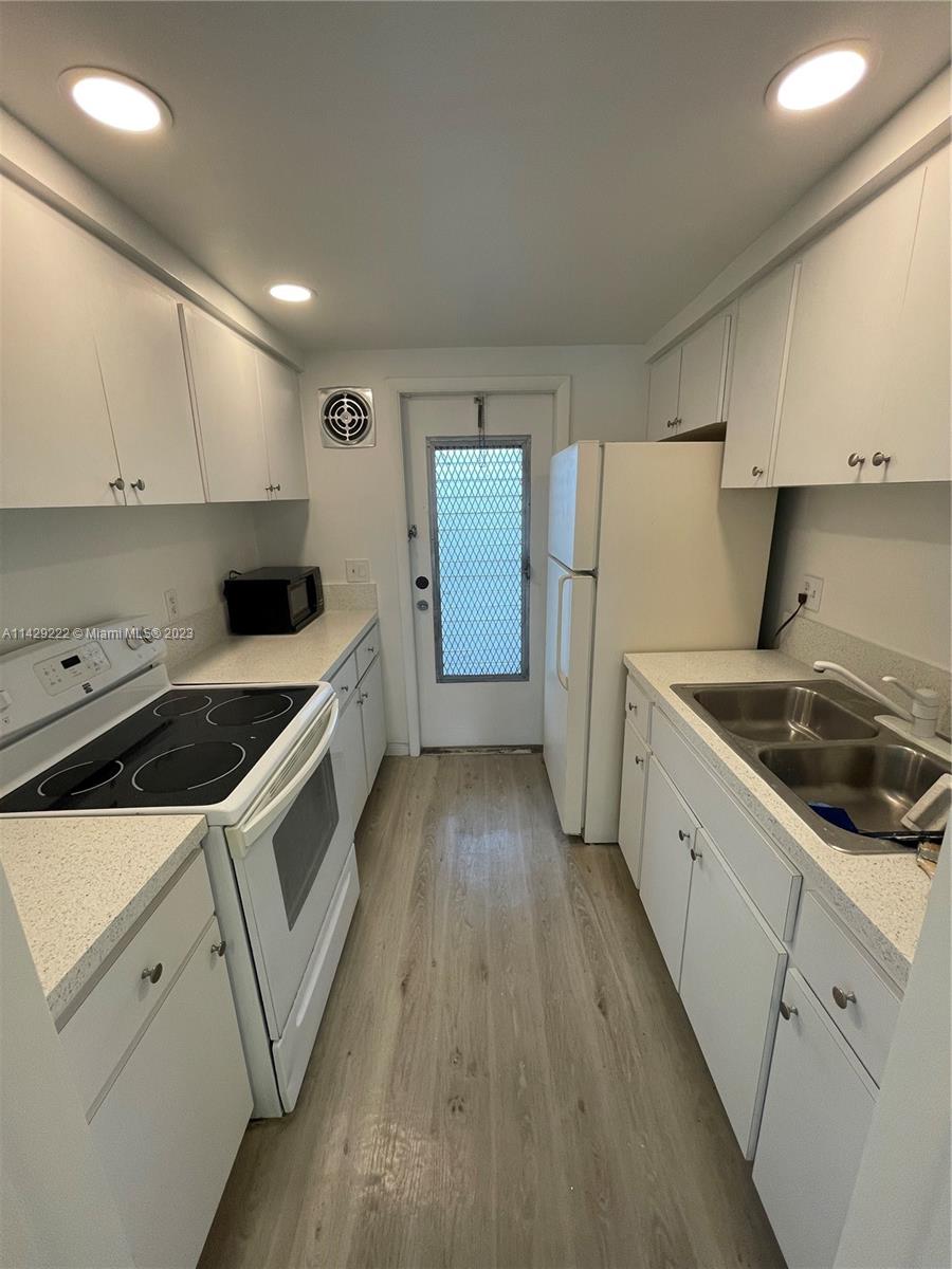 BOWLING GREEN CONDO - Residential Lease