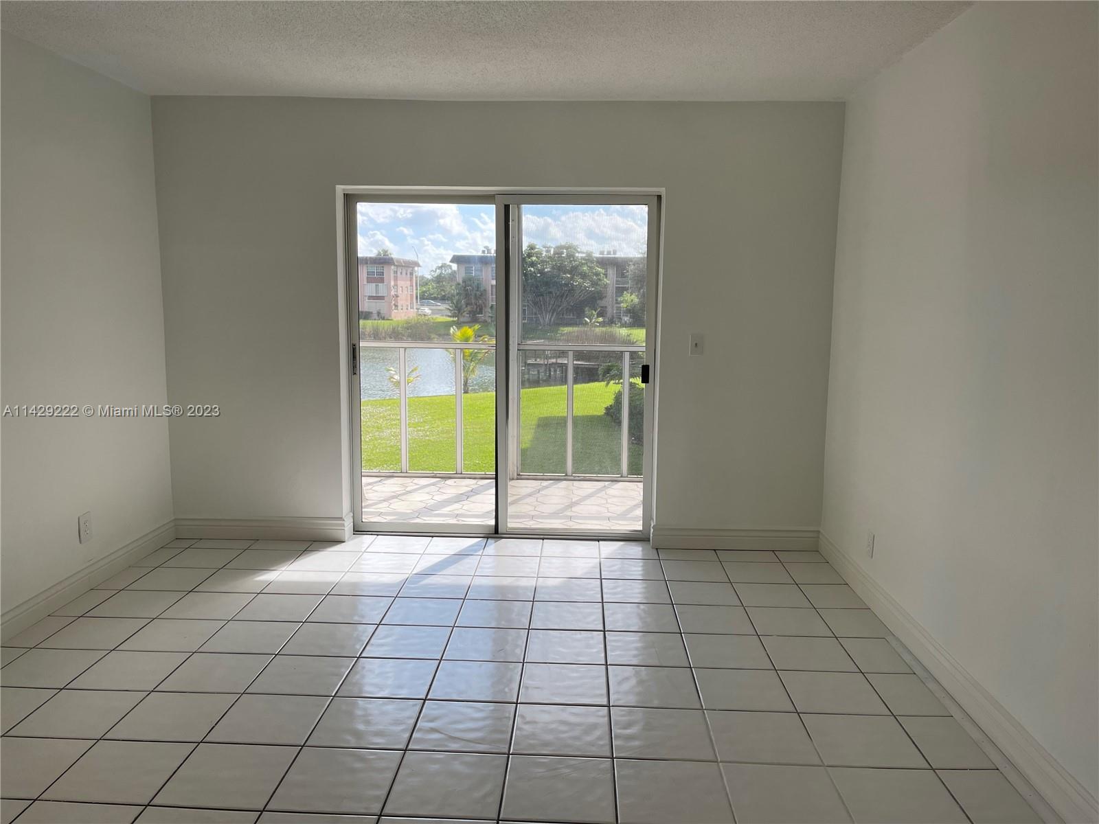 BOWLING GREEN CONDO - Residential Lease