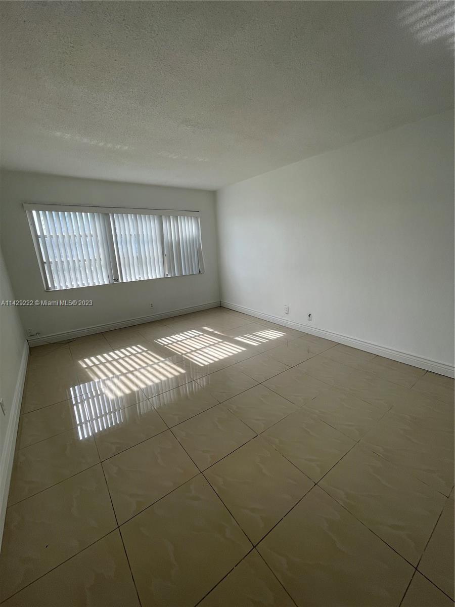 BOWLING GREEN CONDO - Residential Lease