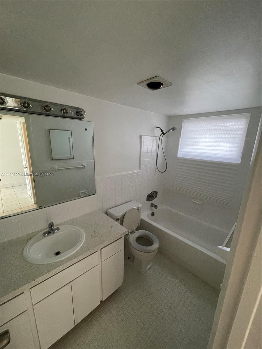 BOWLING GREEN CONDO - Residential Lease