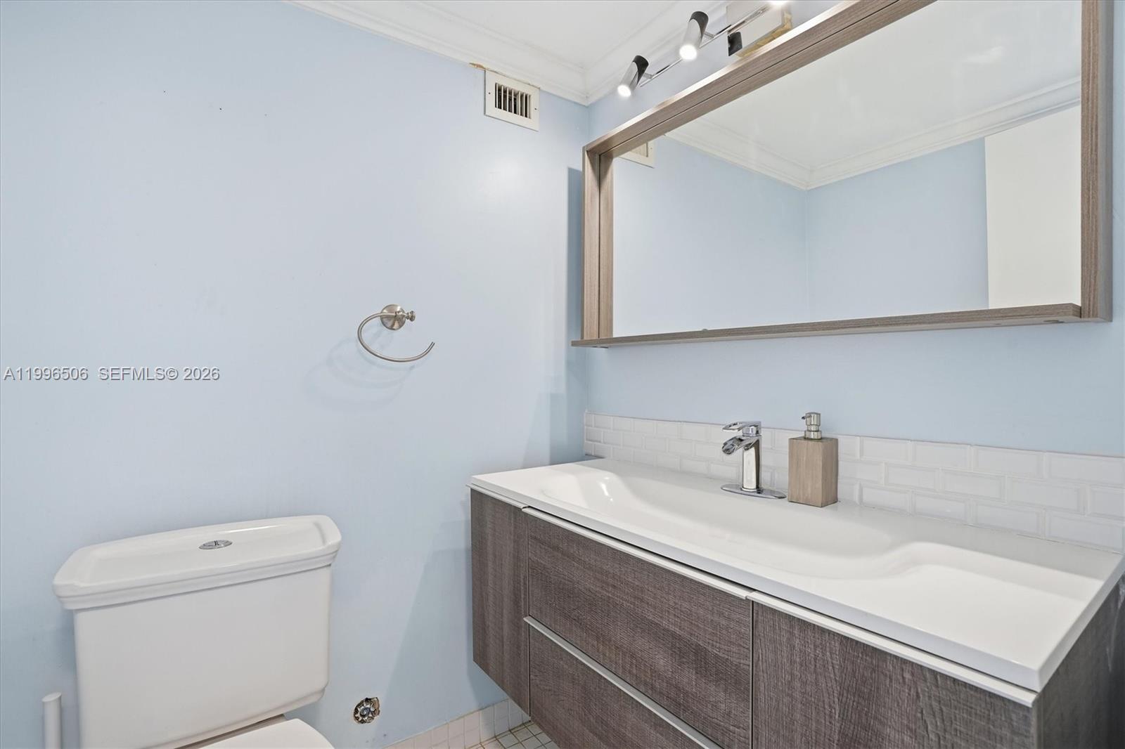 HARDING HALL CONDOMINIUM - Residential