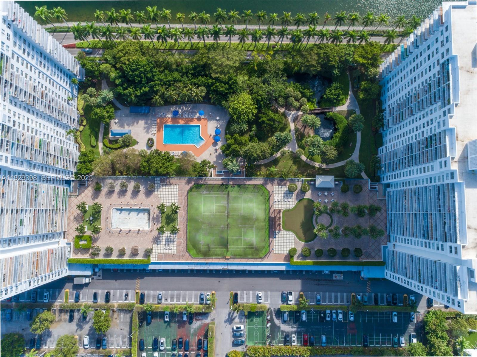 ADMIRALS PORT CONDO WEST - Residential